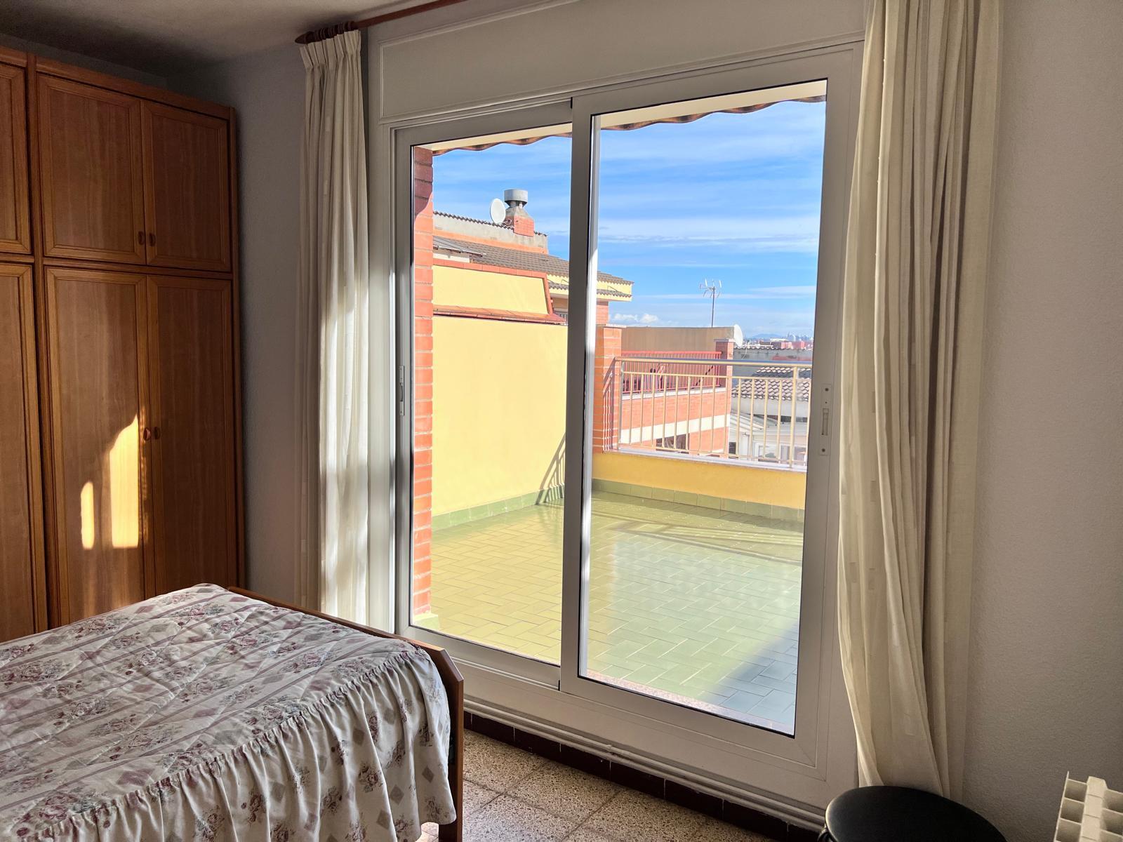 Imagen 18 Piso en venta en Prat De Llobregat El / Duplex  en el centro del Prat con 5 habitaciones 