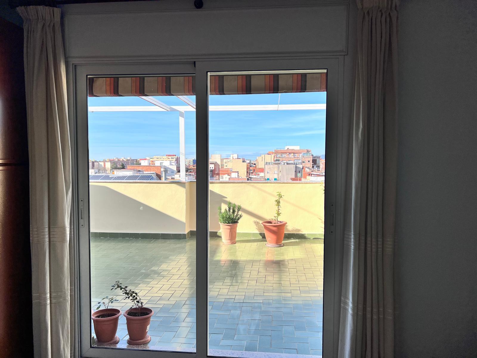 Imagen 3 Piso en venta en Prat De Llobregat El / Duplex  en el centro del Prat con 5 habitaciones 