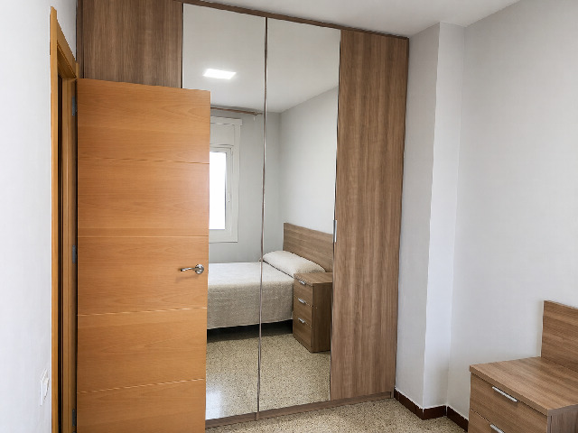 Imagen 14 Inmueble 300609 - Piso en venta en Prat De Llobregat (El) / Duplex  en el centro del Prat con 5 habitaciones 