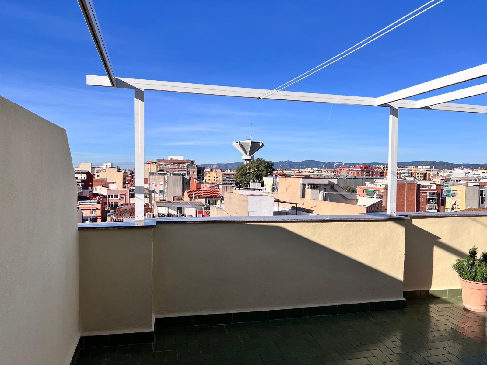 Imagen 27 Piso en venta en Prat De Llobregat El / Duplex  en el centro del Prat con 5 habitaciones 