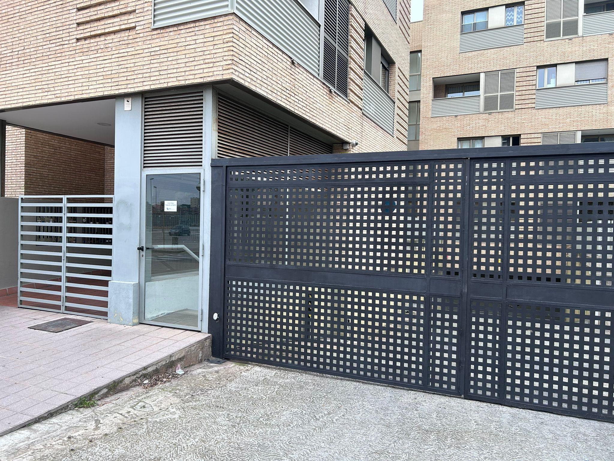 Imagen 2 Parking Coche en venta en Sant Joan Despí / Eixample-Rambla Josep Maria Jujol