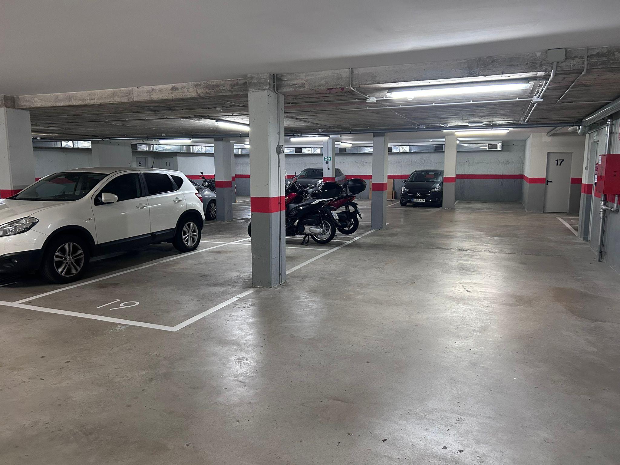 Imagen 3 Parking Coche en venta en Sant Joan Despí / Eixample-Rambla Josep Maria Jujol