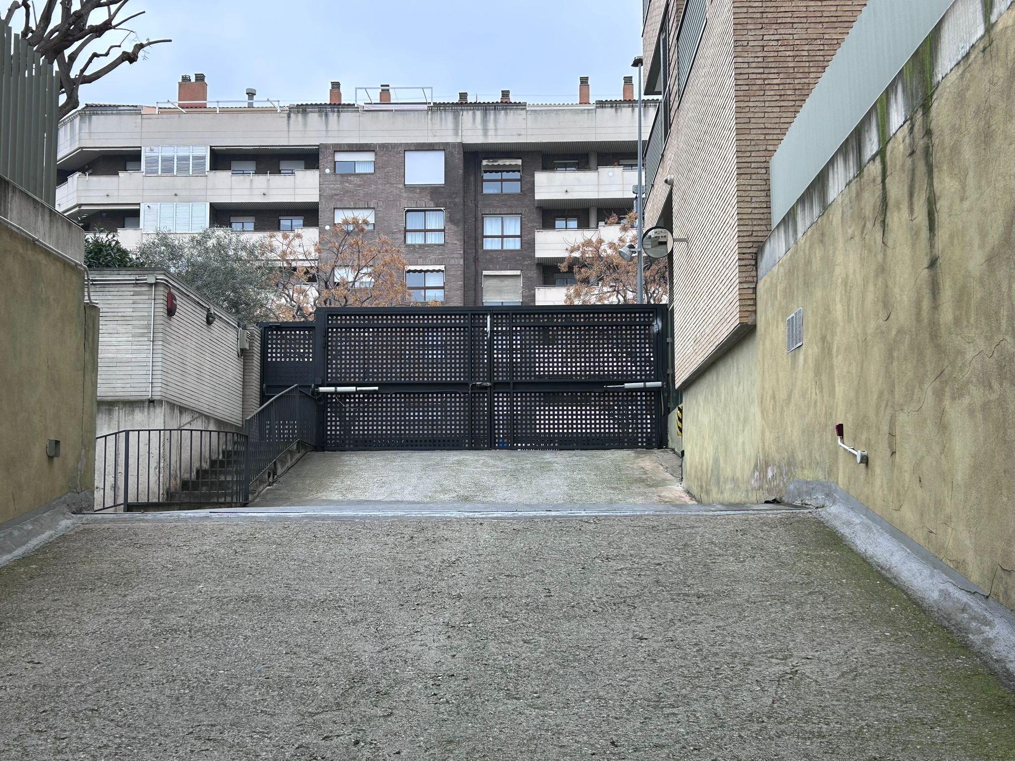 Imagen 3 Parking Coche en venta en Sant Joan Despí / Eixample-Rambla Josep Maria Jujol