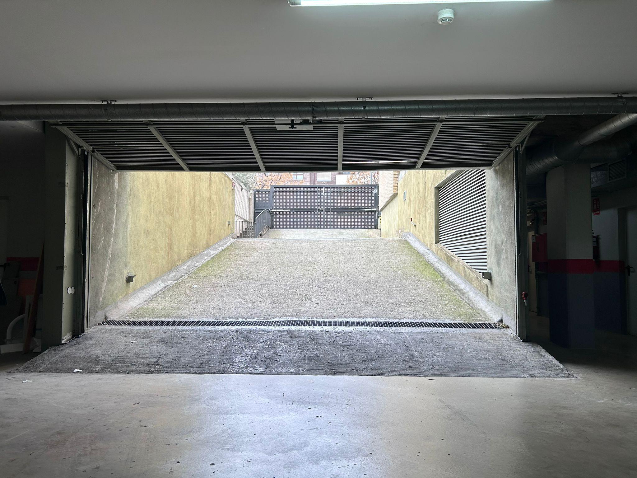 Imagen 5 Parking Coche en venta en Sant Joan Despí / Eixample-Rambla Josep Maria Jujol