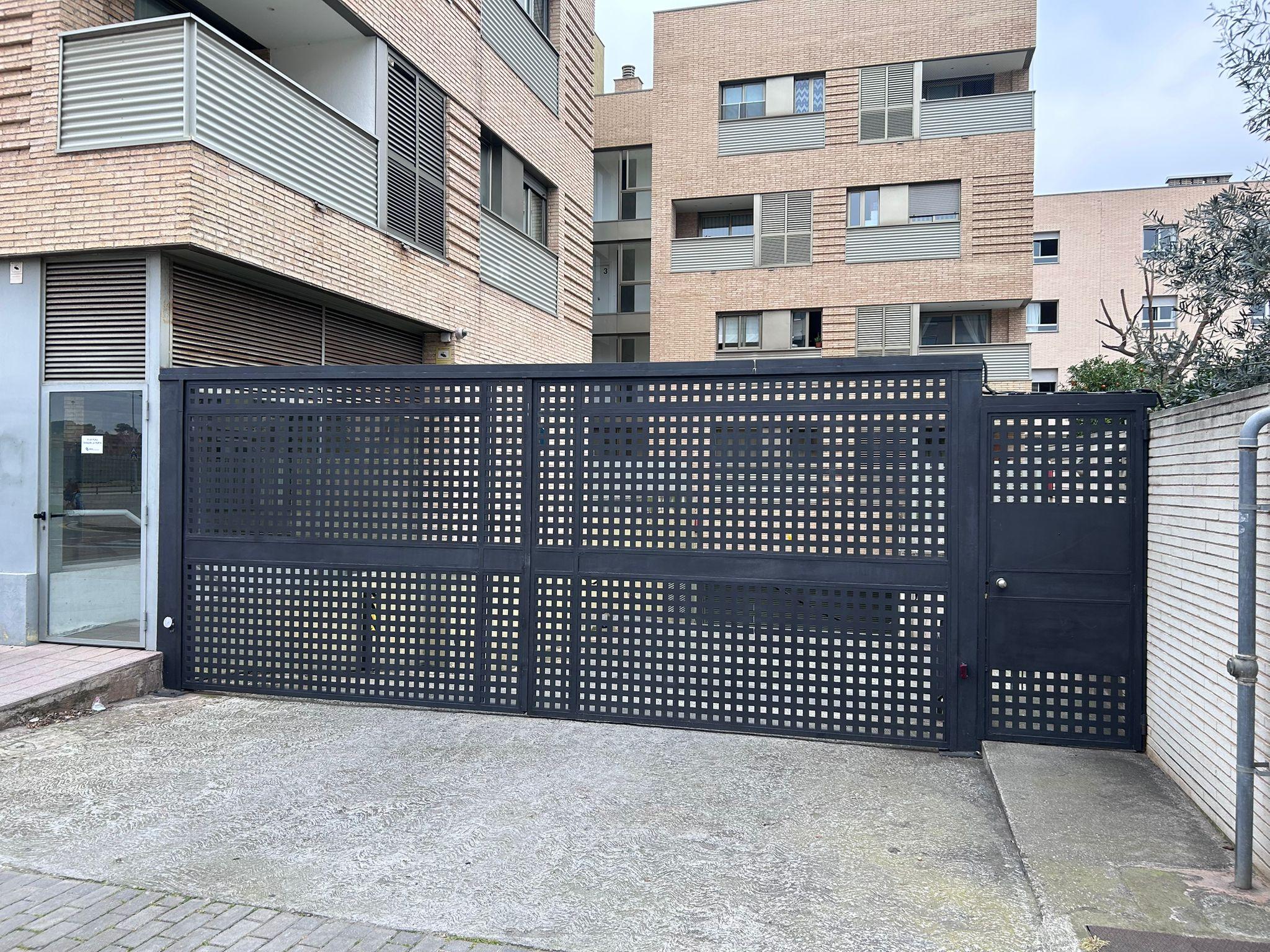 Imagen 6 Parking Coche en venta en Sant Joan Despí / Eixample-Rambla Josep Maria Jujol