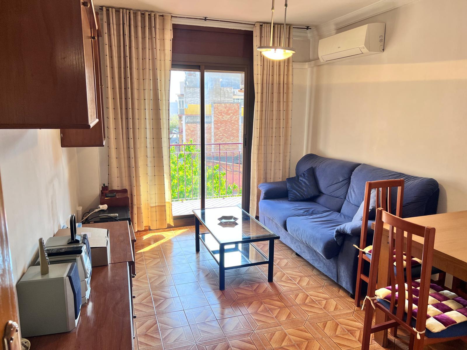 Imagen 1 Piso en venta en Cornellà De Llobregat / Junto Centro Comercial Splau 