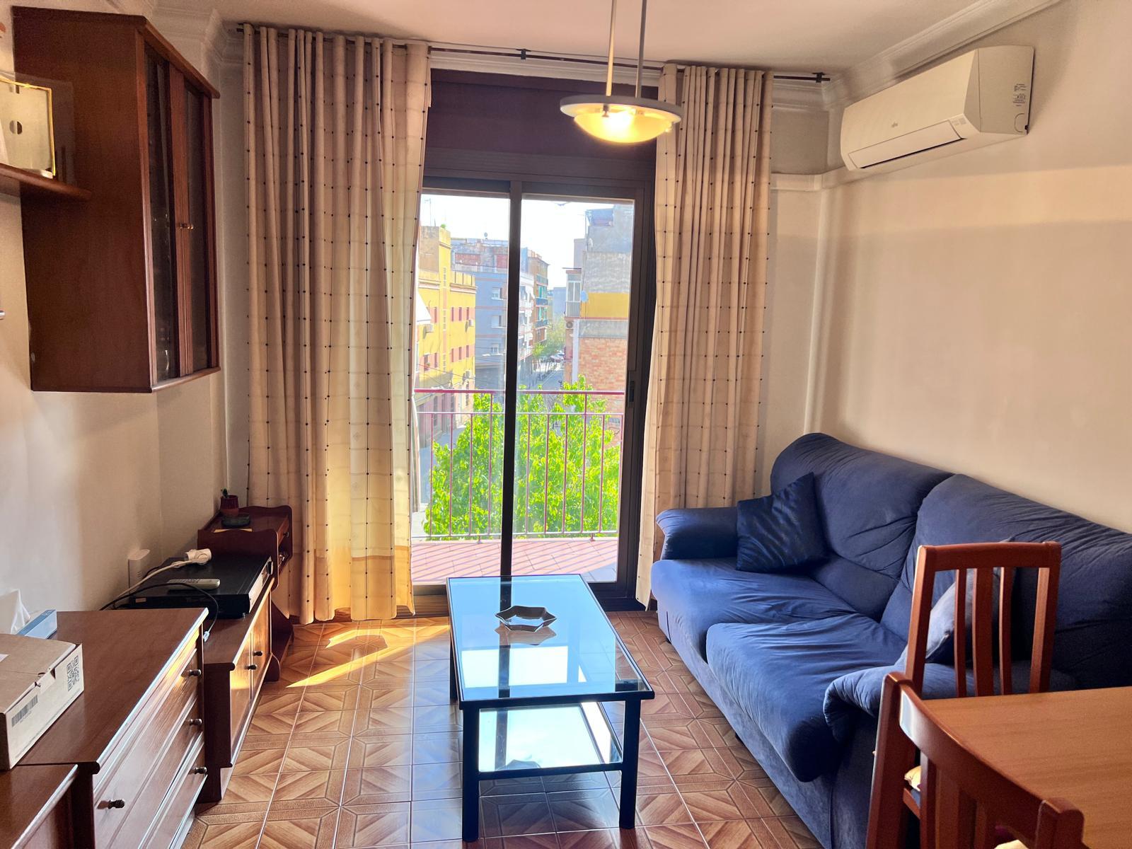 Imagen 4 Piso en venta en Cornellà De Llobregat / Junto Centro Comercial Splau 