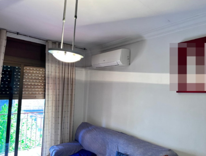 Imagen 7 Piso en venta en Cornellà De Llobregat / Junto Centro Comercial Splau 