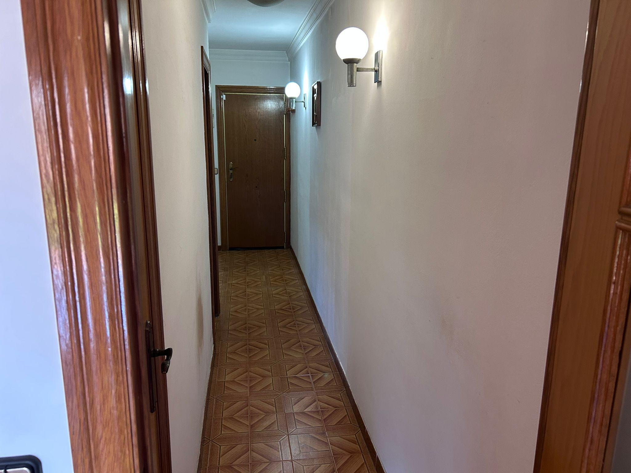 Imagen 9 Piso en venta en Cornellà De Llobregat / Junto Centro Comercial Splau 