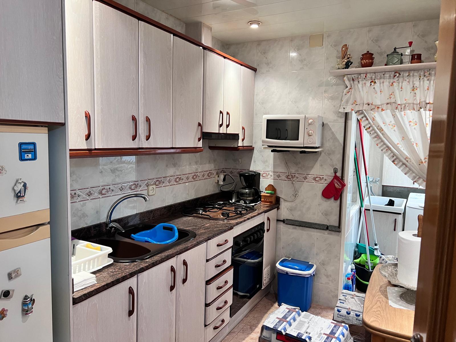 Imagen 3 Piso en venta en Cornellà De Llobregat / Junto Centro Comercial Splau 