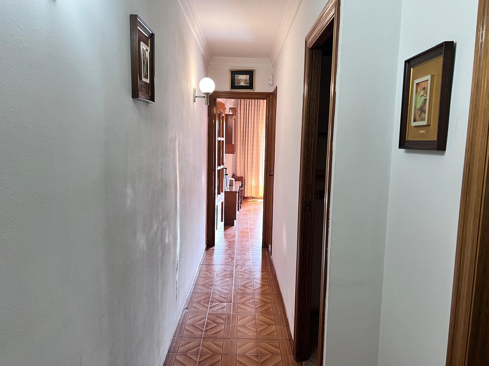 Imagen 19 Piso en venta en Cornellà De Llobregat / Junto Centro Comercial Splau 