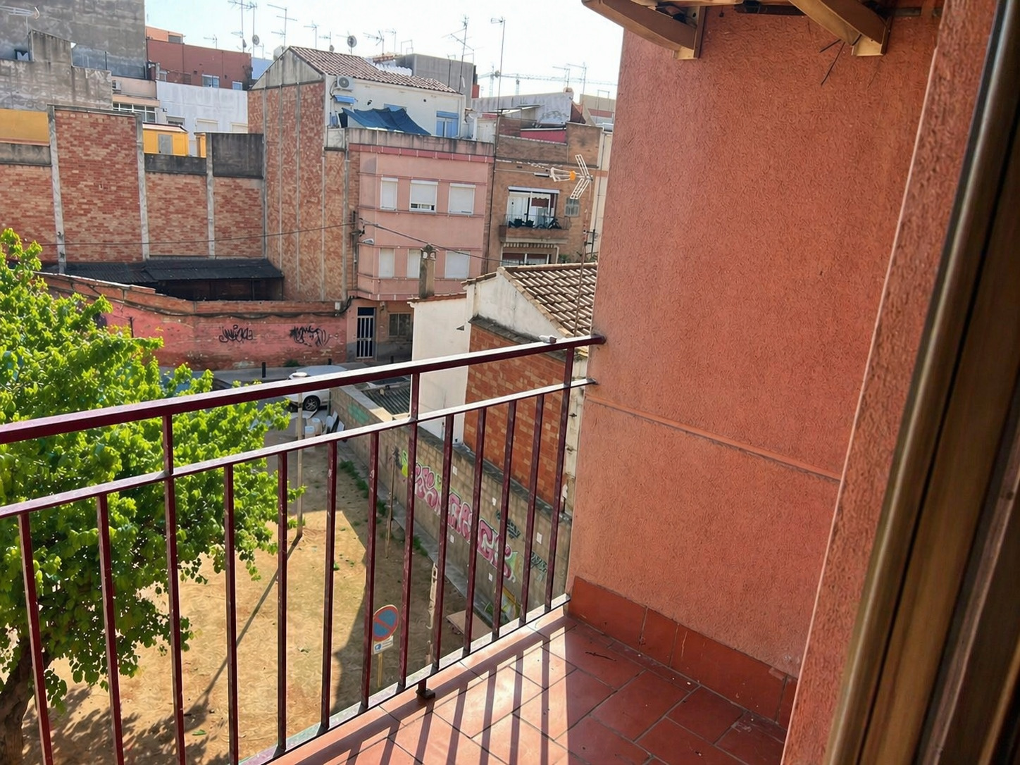 Imagen 11 Piso en venta en Cornellà De Llobregat / Junto Centro Comercial Splau 
