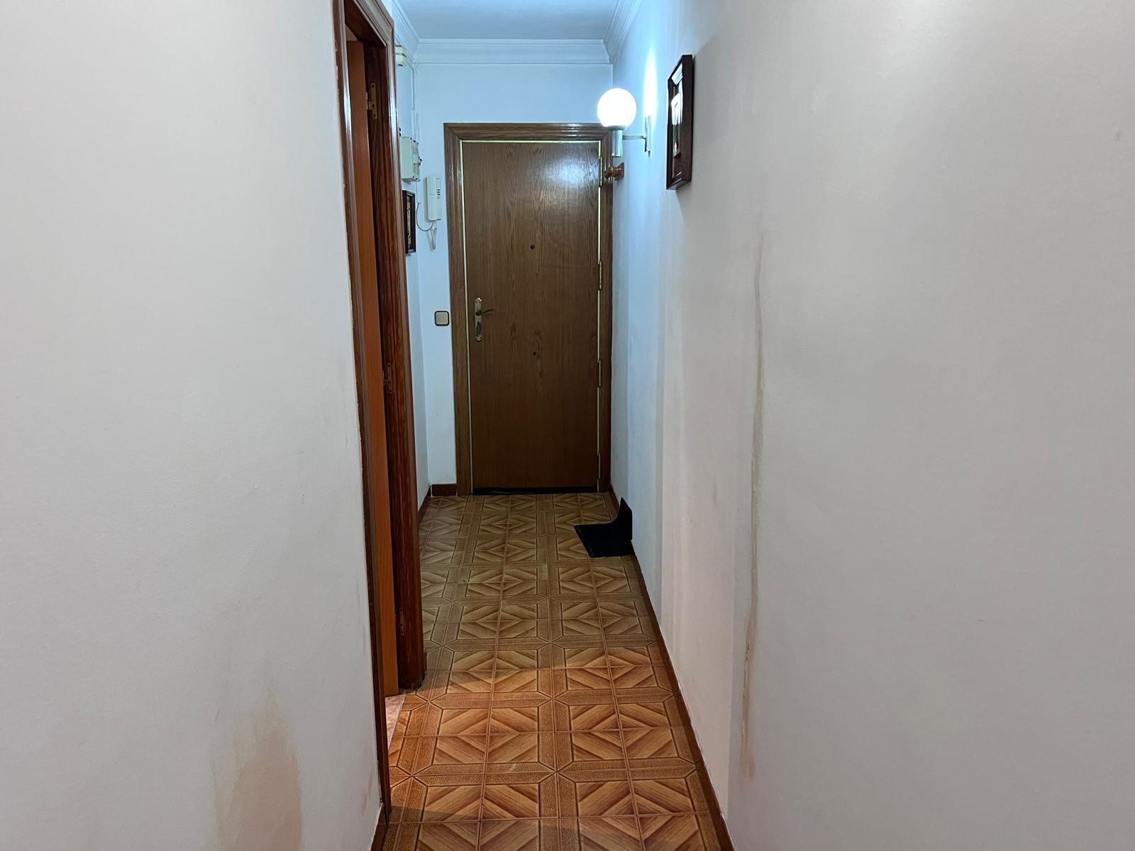 Imagen 10 Piso en venta en Cornellà De Llobregat / Junto Centro Comercial Splau 