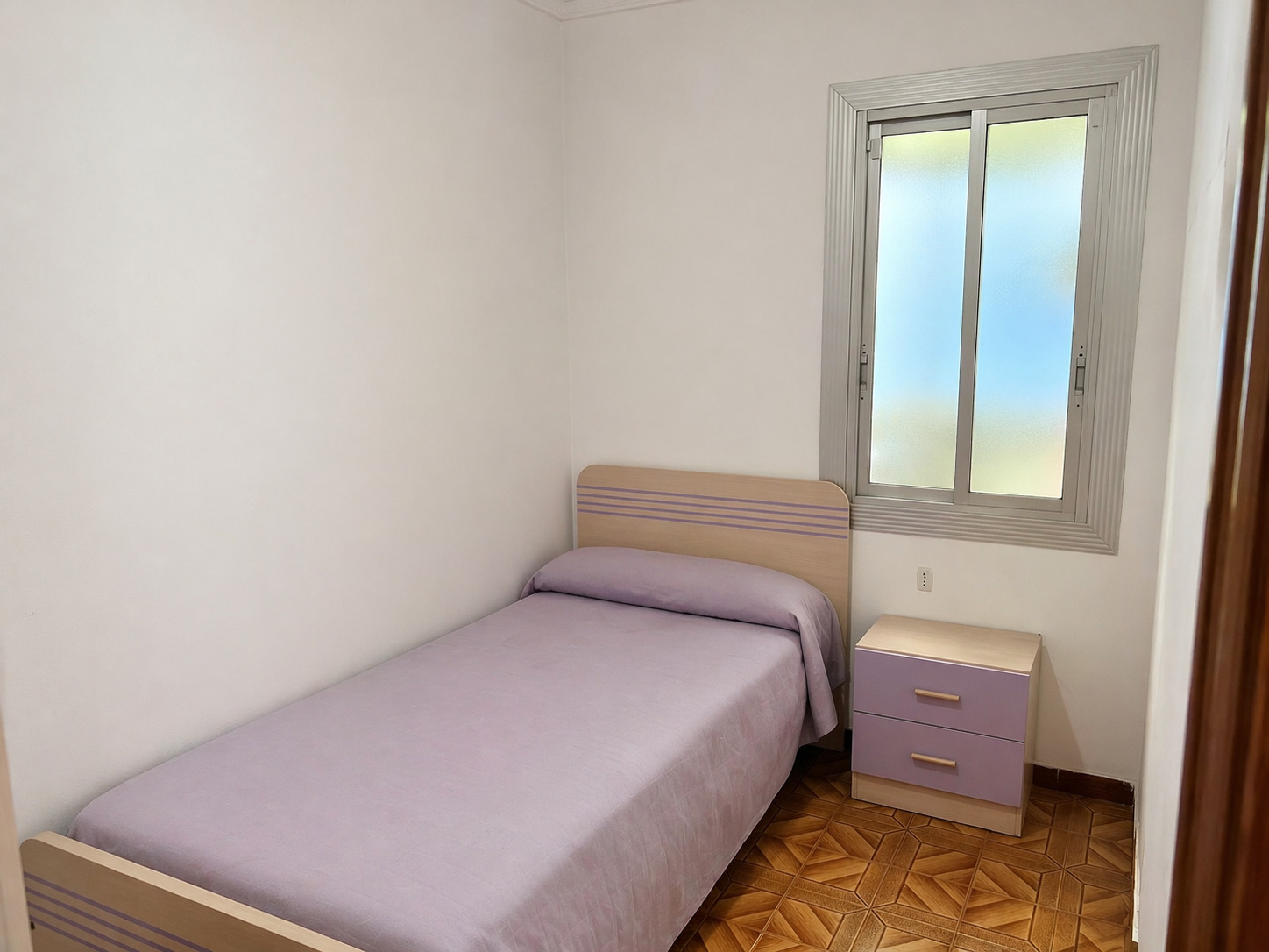 Imagen 6 Piso en venta en Cornellà De Llobregat / Junto Centro Comercial Splau 