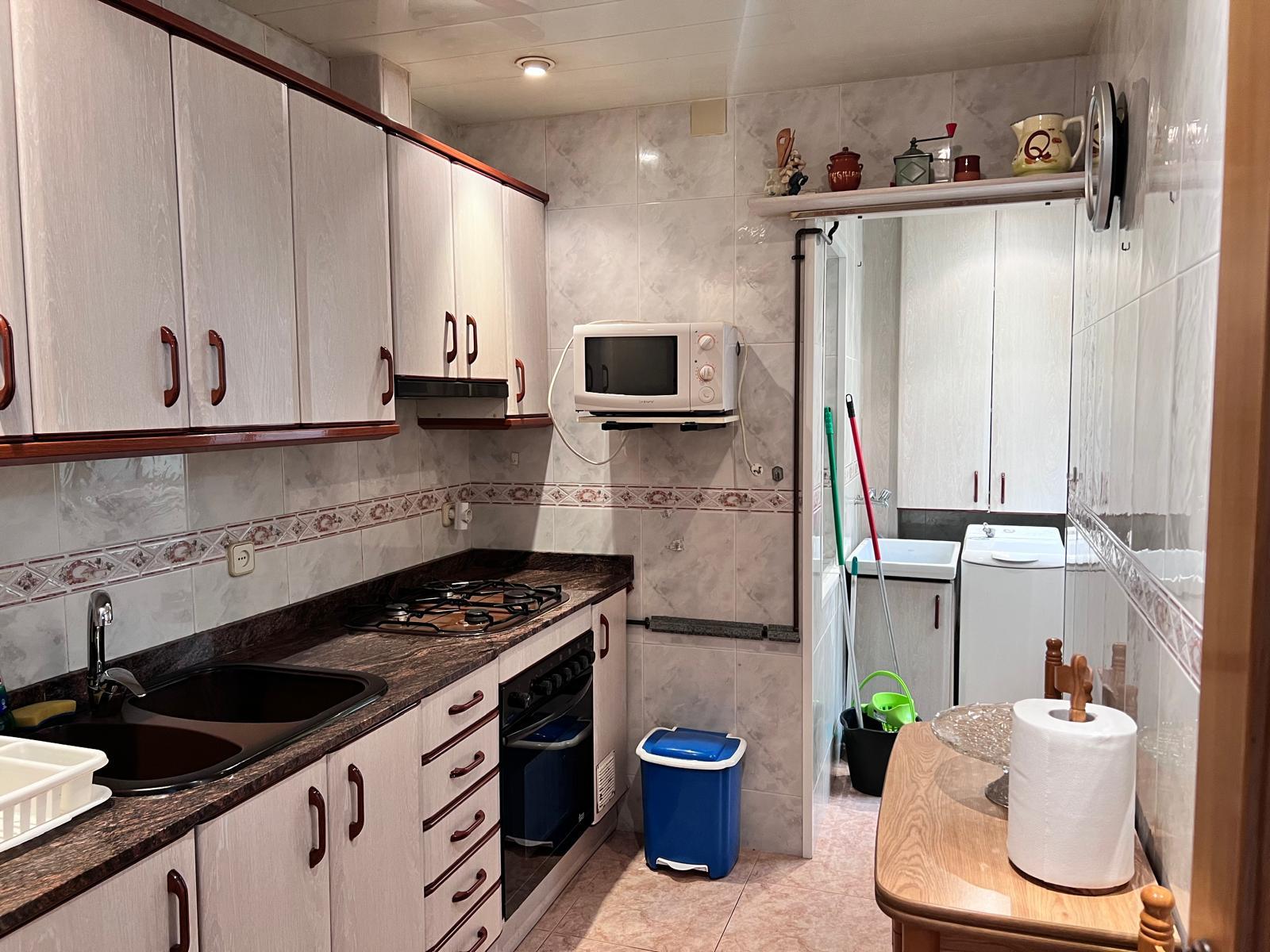 Imagen 8 Piso en venta en Cornellà De Llobregat / Junto Centro Comercial Splau 