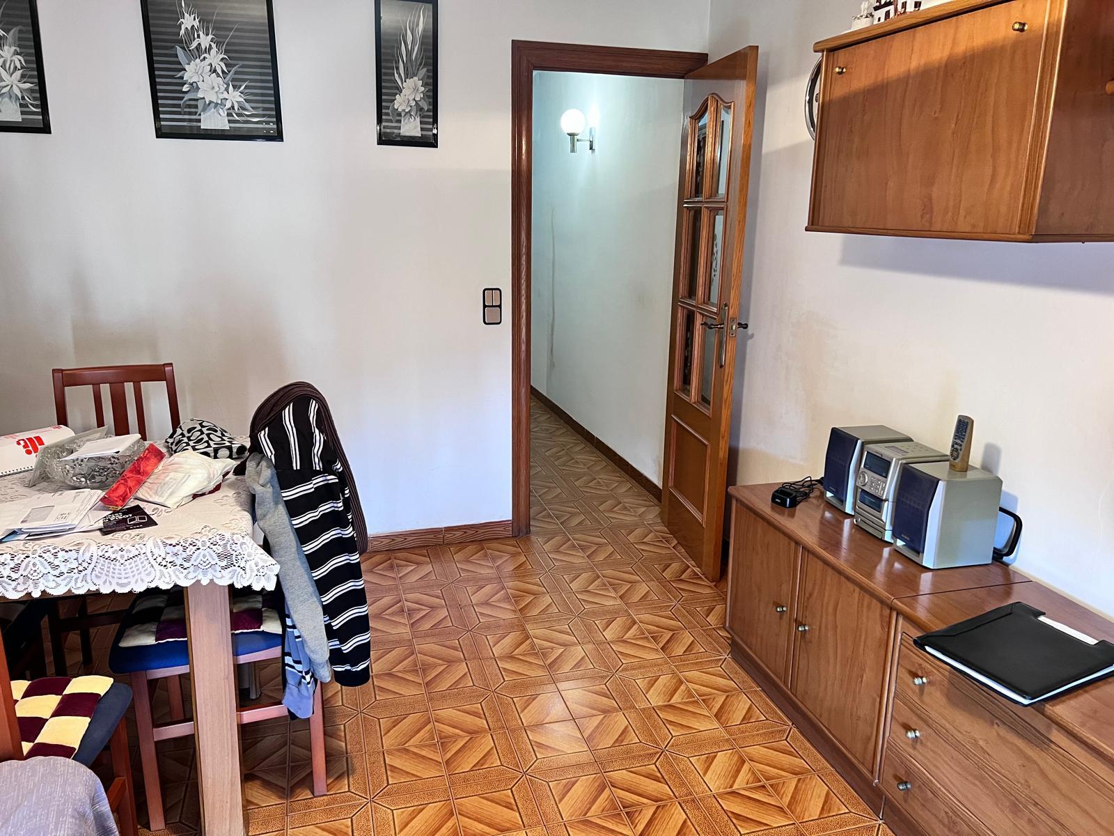 Imagen 2 Piso en venta en Cornellà De Llobregat / Junto Centro Comercial Splau 