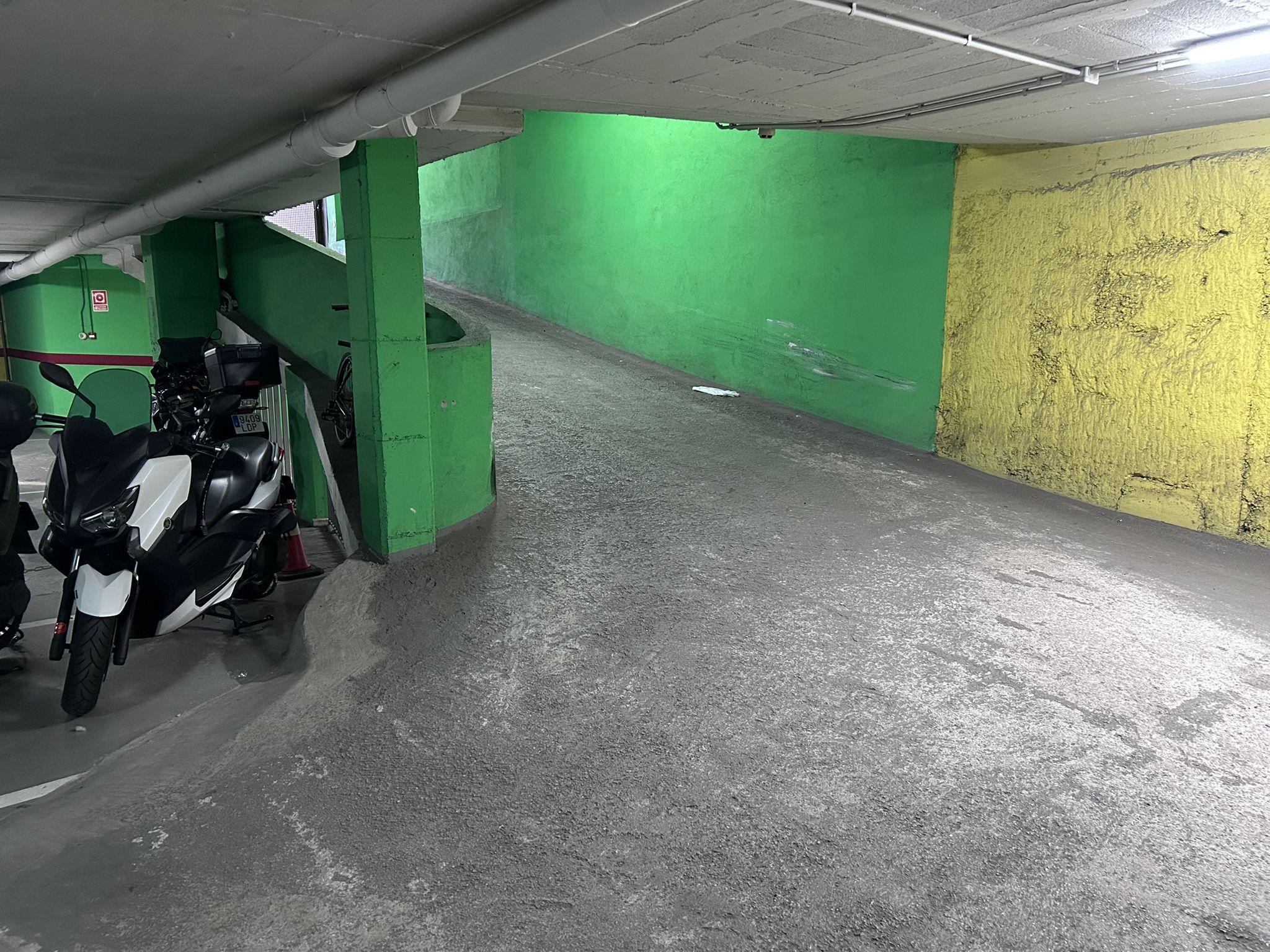 Imagen 4 Parking Coche en venta en Sant Joan Despí / Pasaje Maluquer - Rius i Taulet