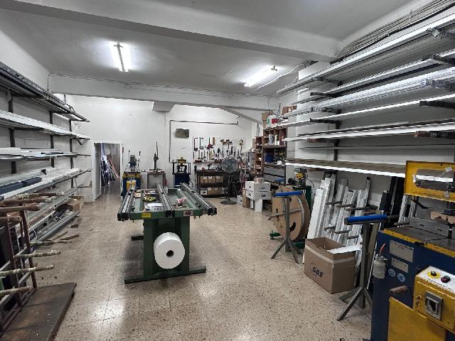 Imagen 1 Inmueble 305503 - Local Comercial en venta en Cornellà De Llobregat / Cerca de Biblioteca Central de Cornellà