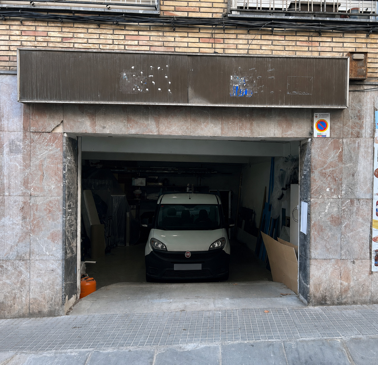 Imagen 6 Local Comercial en venta en Cornellà De Llobregat / Cerca de Biblioteca Central de Cornellà