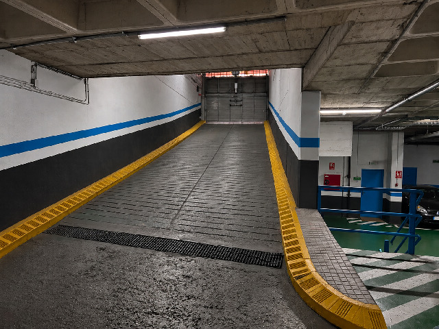 Imagen 5 Inmueble 306092 - Parking Coche en venta en Cornellà De Llobregat / La Gavarra, Cornellá