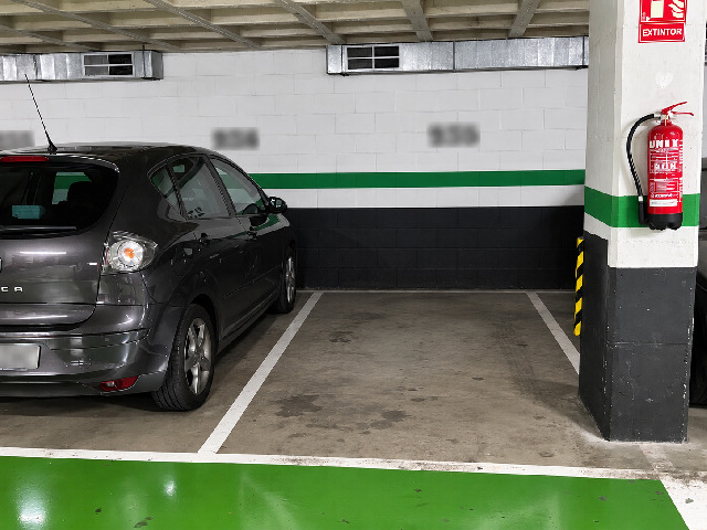 Imagen 1 Inmueble 306092 - Parking Coche en venta en Cornellà De Llobregat / La Gavarra - Mossen Andreu