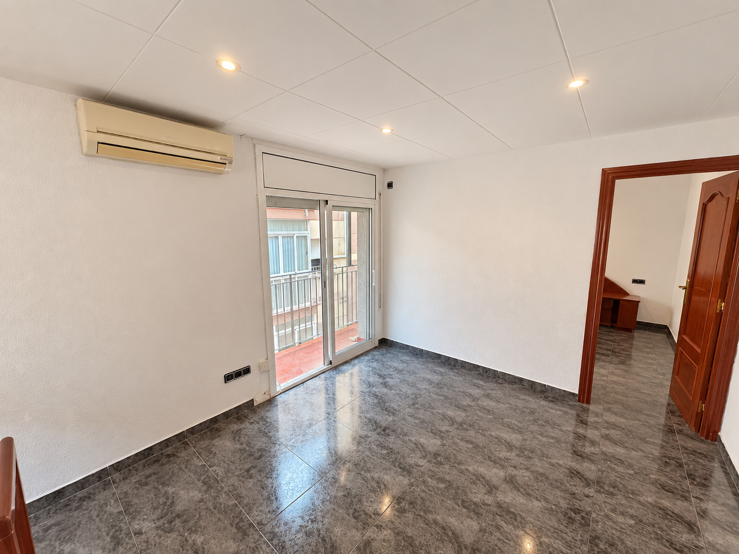Imagen 2 Piso en venta en Sant Joan Despí / Les Planes - Sant Joan Despí