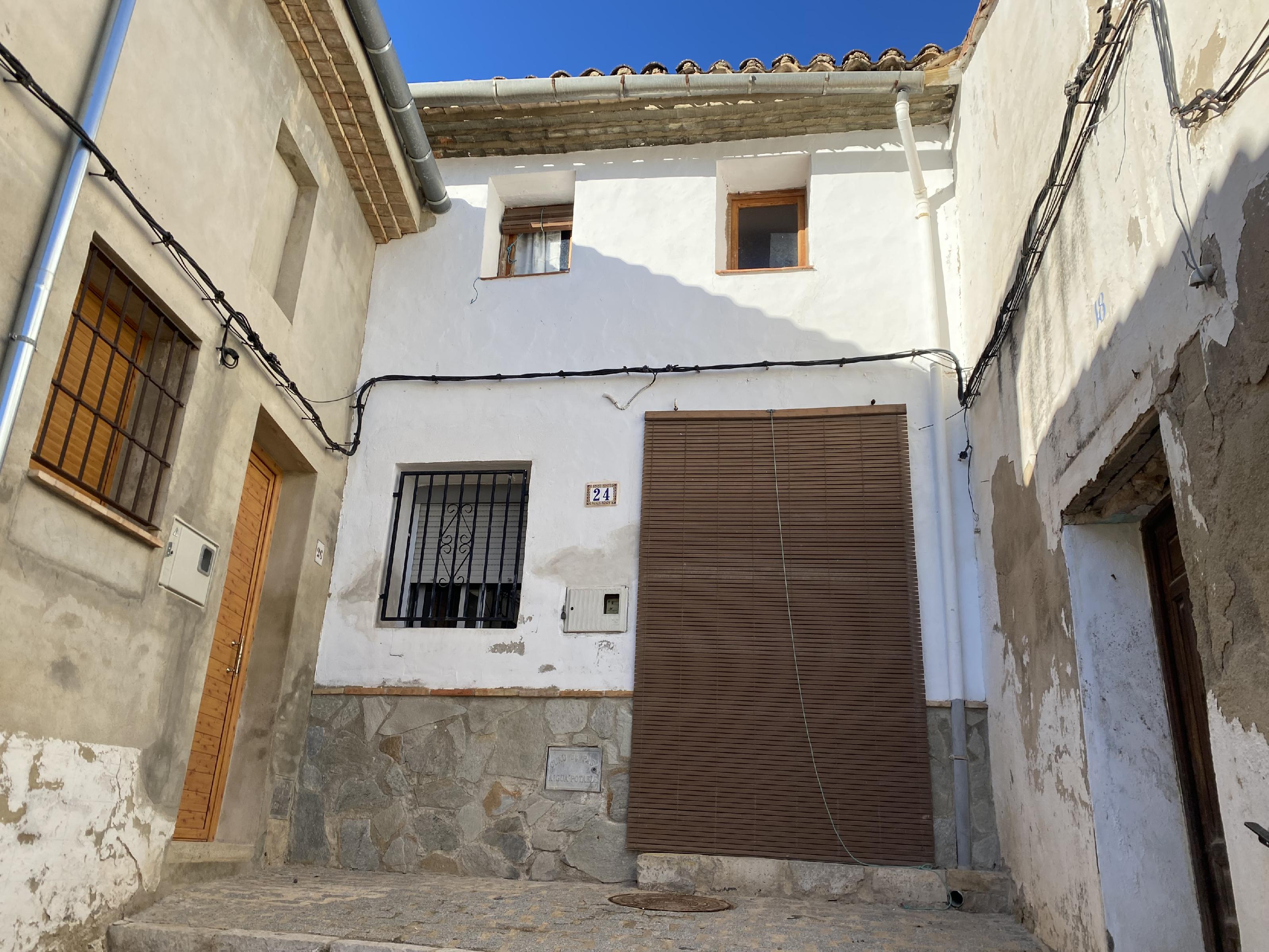 Imagen 1 Casa Adosada en venta en Castelló De Rugat / Cerca del ayuntamiento