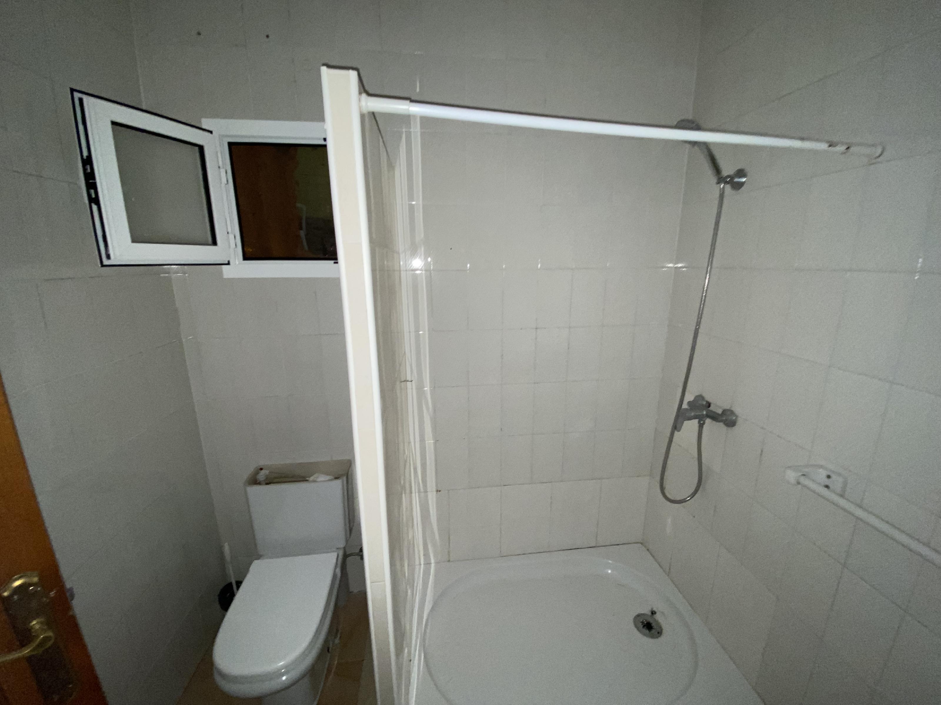 Imagen 8 Casa Adosada en venta en Castelló De Rugat / Cerca del ayuntamiento