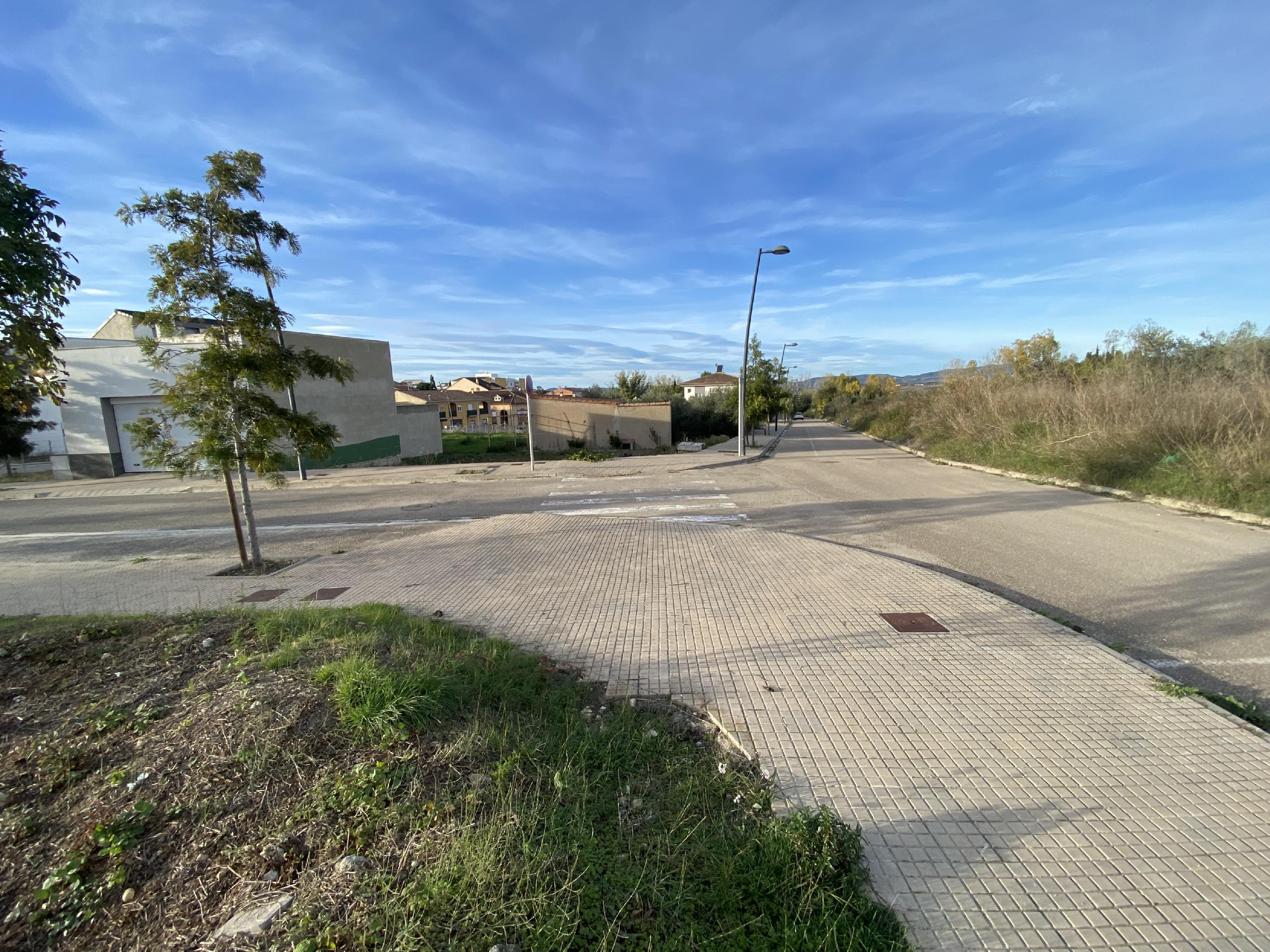 Imagen 4 Solar Urbano en venta en Castelló De Rugat / Se encuentra en la zona de expansión de la po...