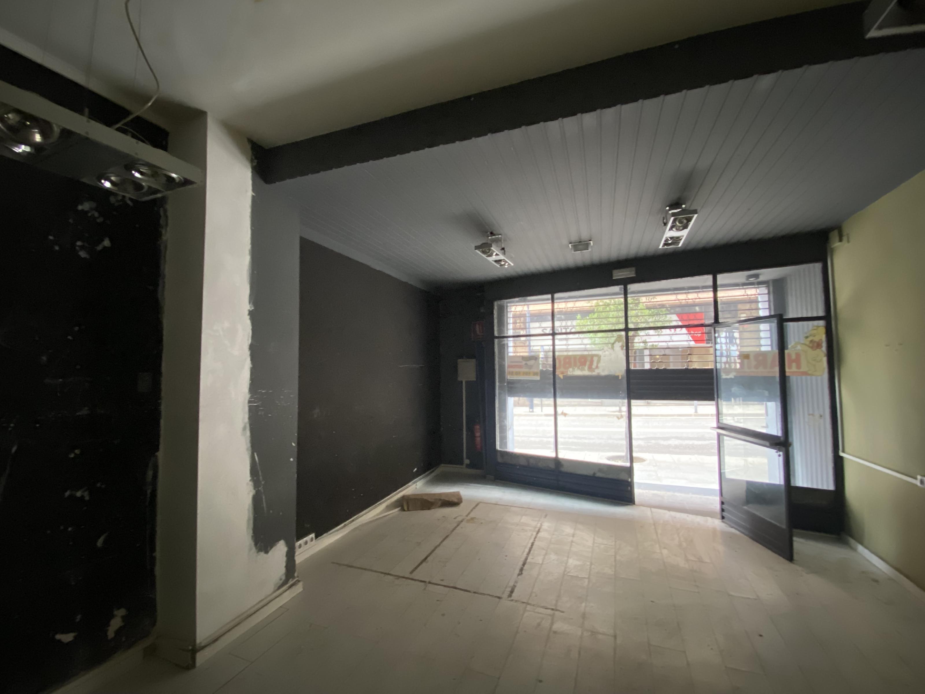 Imagen 4 Local Comercial en venta en Ontinyent / Cercano a el centro comercial el Teler