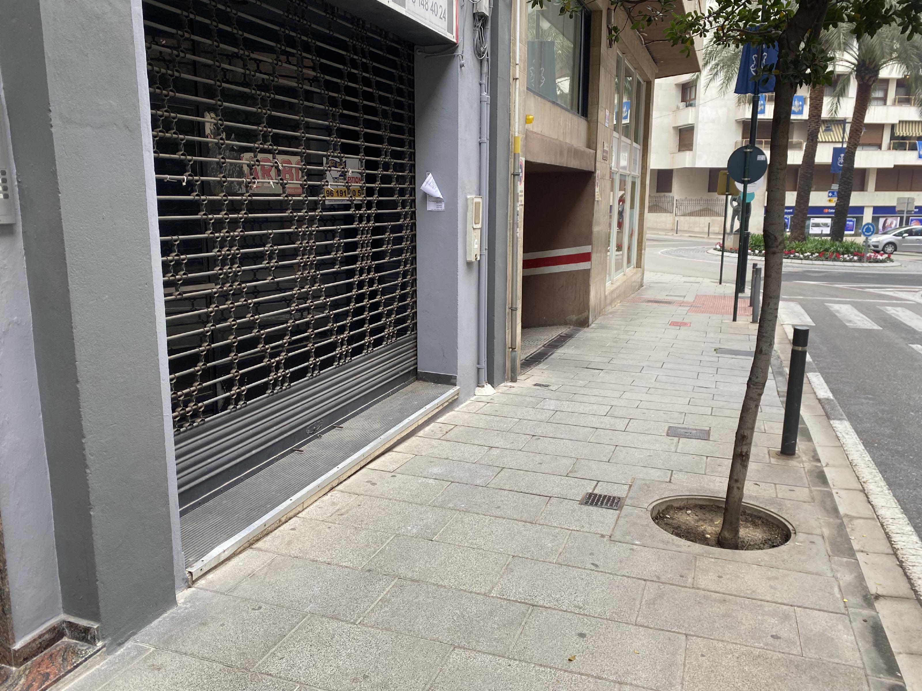 Imagen 2 Local Comercial en venta en Ontinyent / Cercano a el centro comercial el Teler