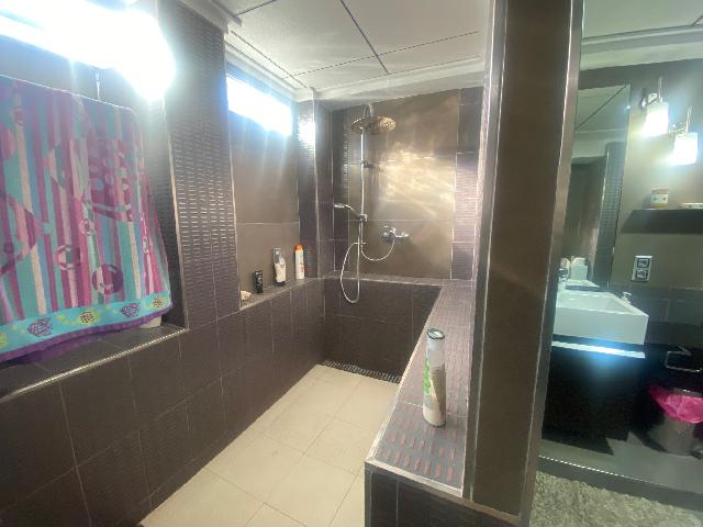 Imagen 12 Inmueble 300141 - Casa Adosada en venta en Benigánim / Zona amplia cercana al centro y servicios. 