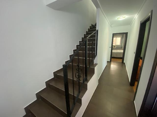 Imagen 7 Inmueble 300141 - Casa Adosada en venta en Benigánim / Zona amplia cercana al centro y servicios. 