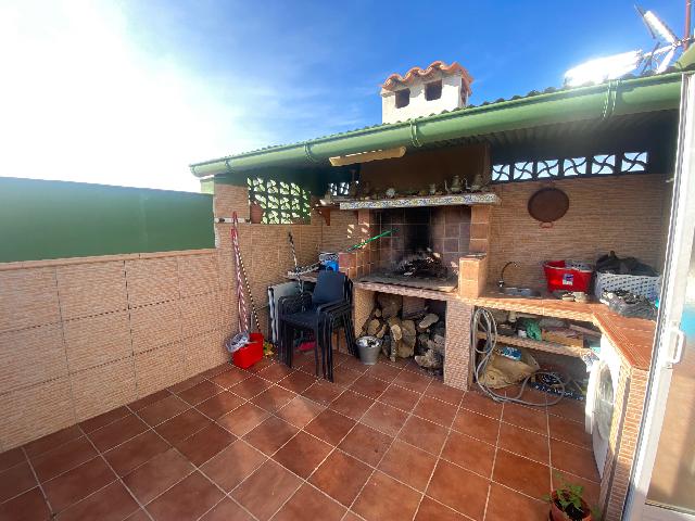 Imagen 19 Inmueble 300141 - Casa Adosada en venta en Benigánim / Zona amplia cercana al centro y servicios. 