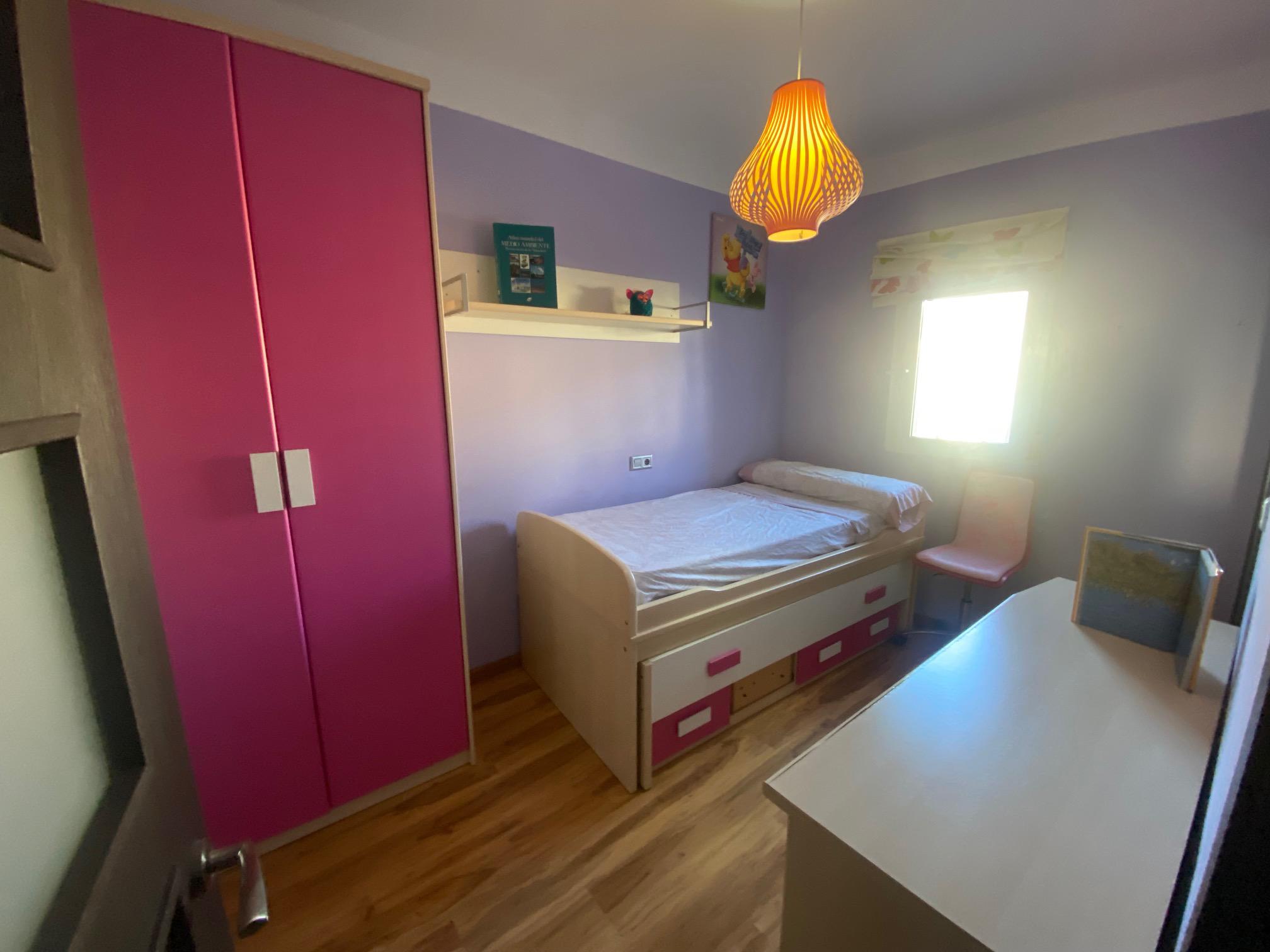 Imagen 16 Casa Adosada en venta en Benigánim / Zona amplia cercana al centro y servicios. 