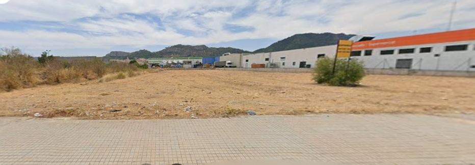 Imagen 3 Solar Industrial en venta en Xàtiva / En importante zona con diferentes tiendas reconocidas.