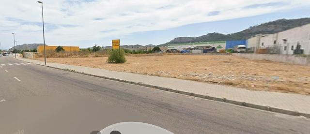 Imagen 1 Inmueble 301982 - Solar Industrial en venta en Xàtiva / En importante zona con diferentes tiendas reconocidas.