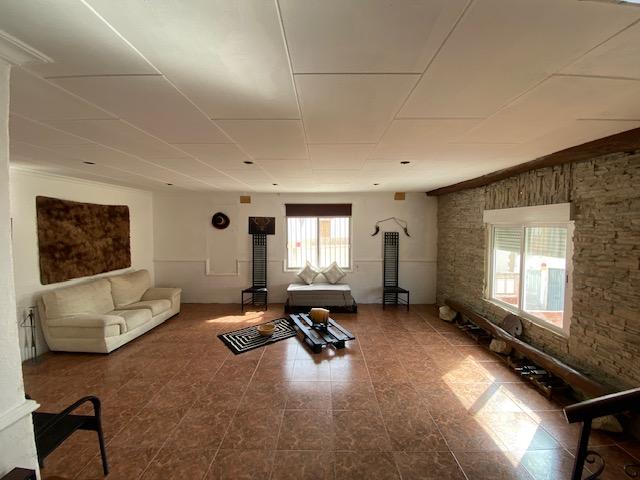 Imagen 1 Inmueble 306585 - Casa Adosada en venta en Beniarrés / En el centro del pueblo