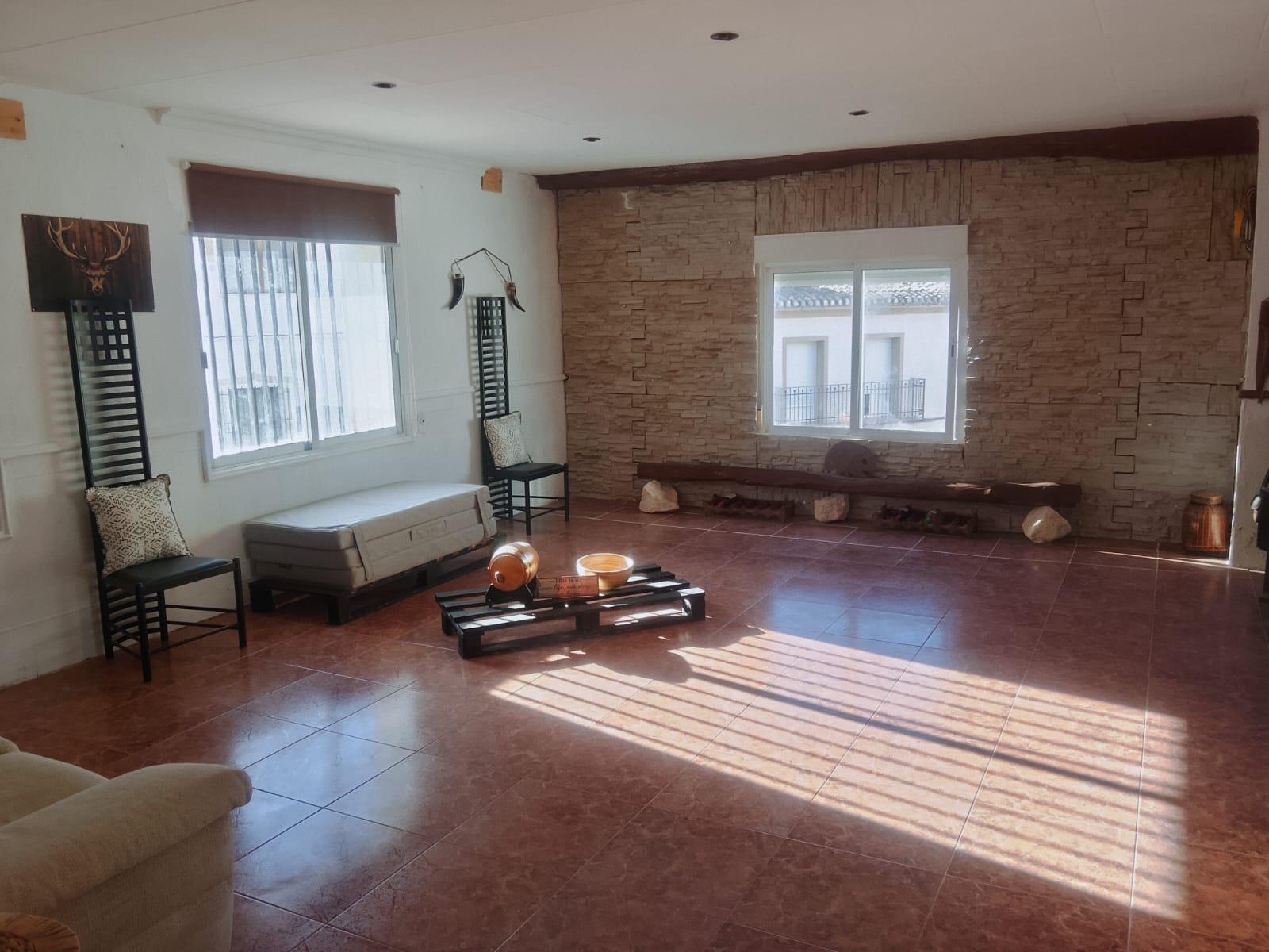 Imagen 1 Casa Adosada en venta en Beniarrés / En el centro del pueblo