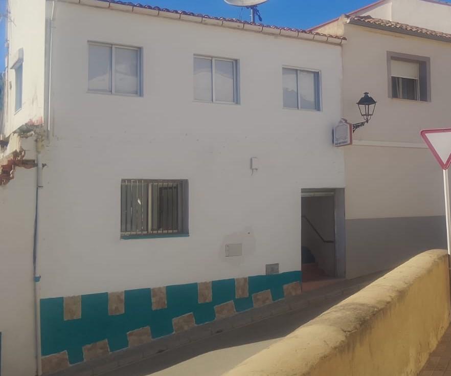 Imagen 6 Casa Adosada en venta en Beniarrés / En el centro del pueblo