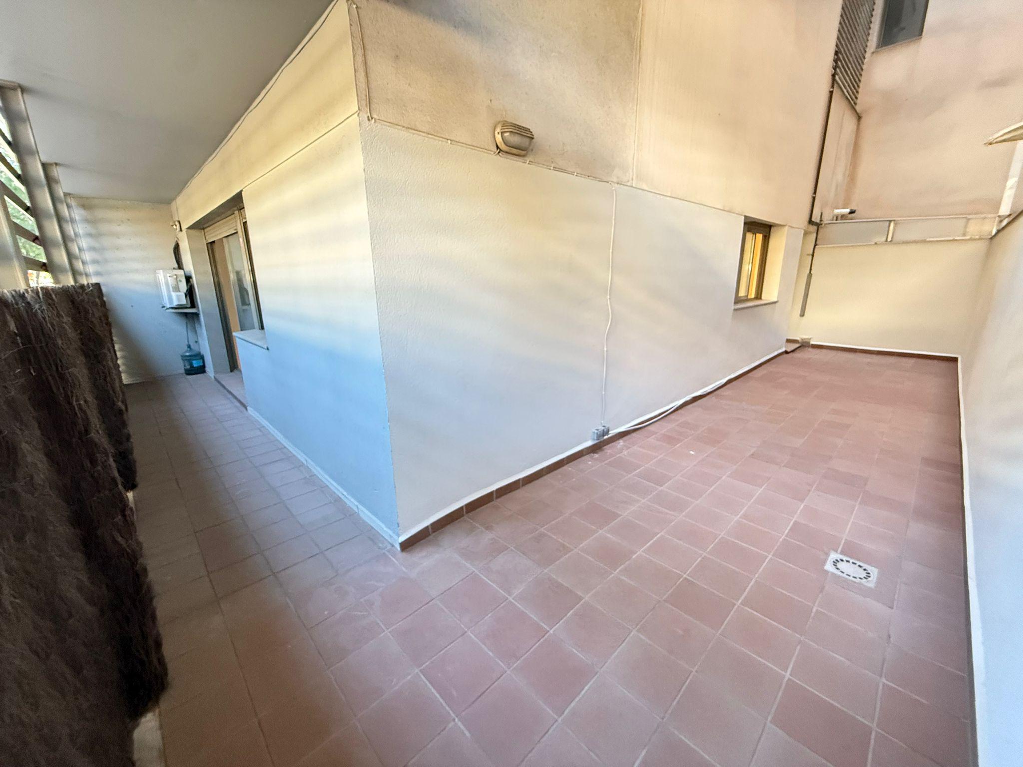 Imagen 1 Planta Baja en venta en Barcelona / Passeig Taulat -  Bac de Roda