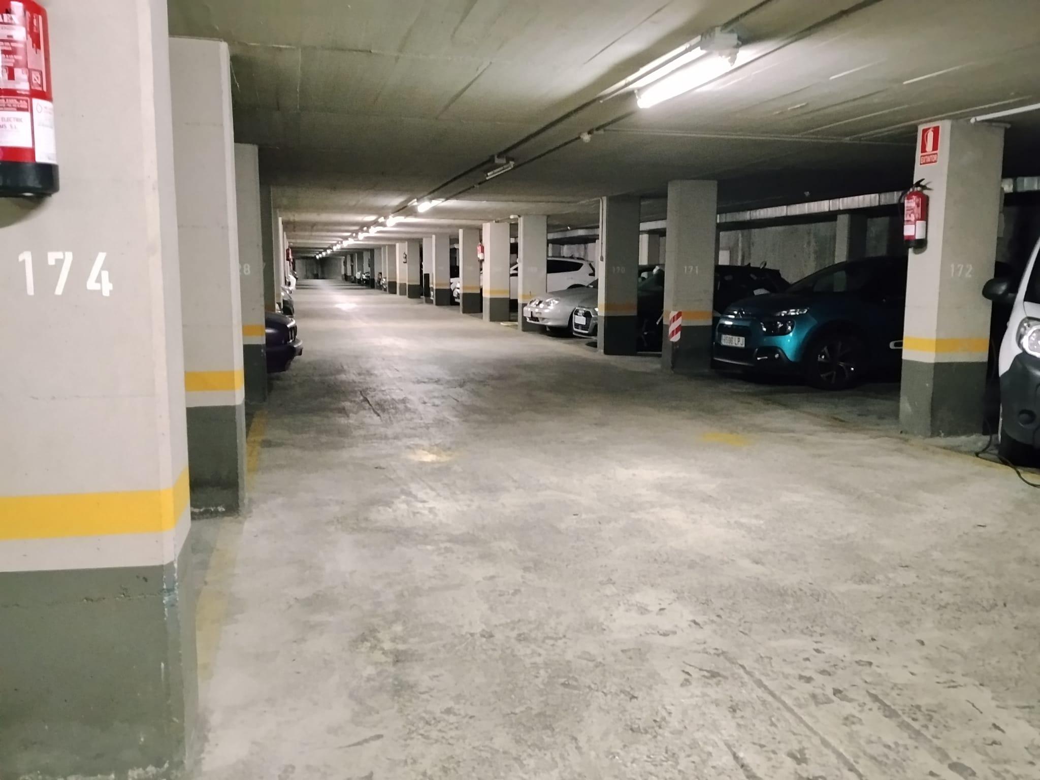 Imagen 4 Parking Coche en venta en Barcelona / Rambla del Poblenou - Pallars