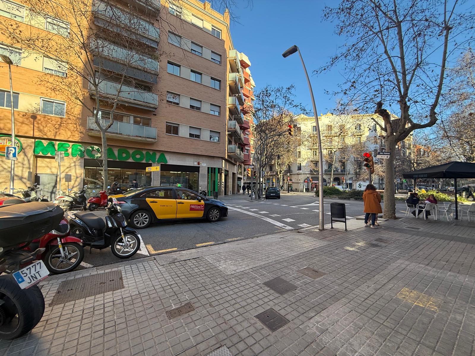 Imagen 1 Parking Coche en venta en Barcelona / Rambla del Poblenou - Pallars
