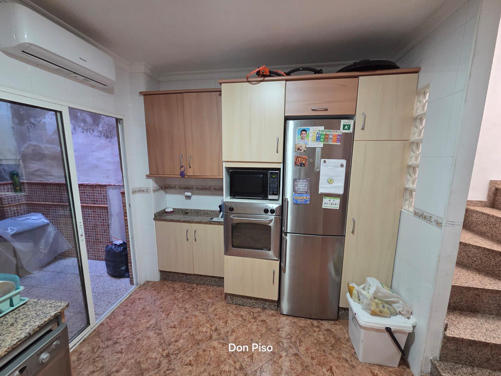 Imagen 2 Casa Adosada en venta en Oliva / En pleno casco antiguo de Oliva.