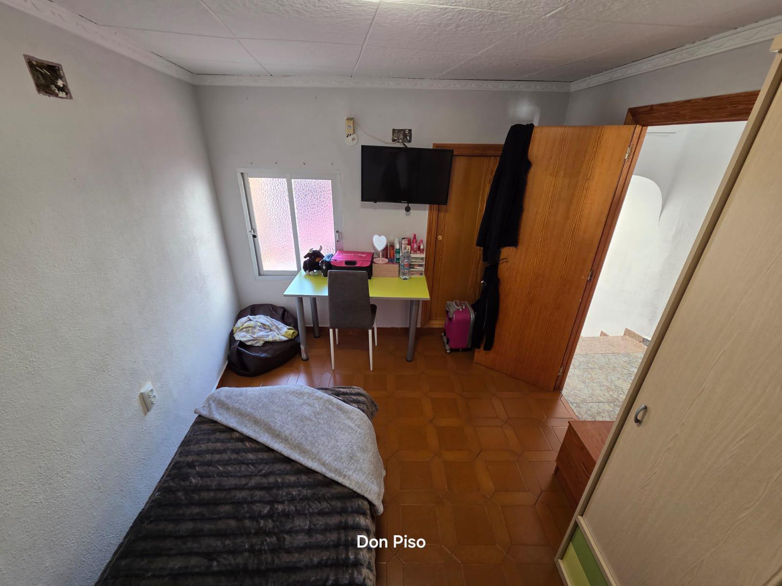 Imagen 20 Casa Adosada en venta en Oliva / En pleno casco antiguo de Oliva.