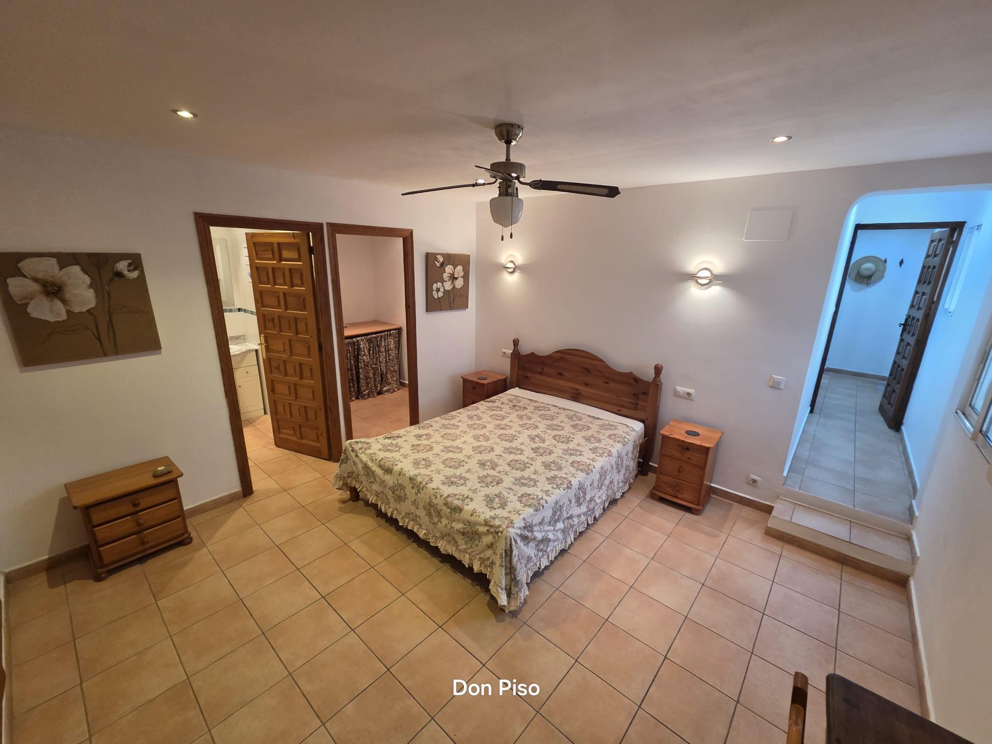 Imagen 4 Casa Adosada en venta en Pedreguer / Cerca del club de Tennis y Farmacia.