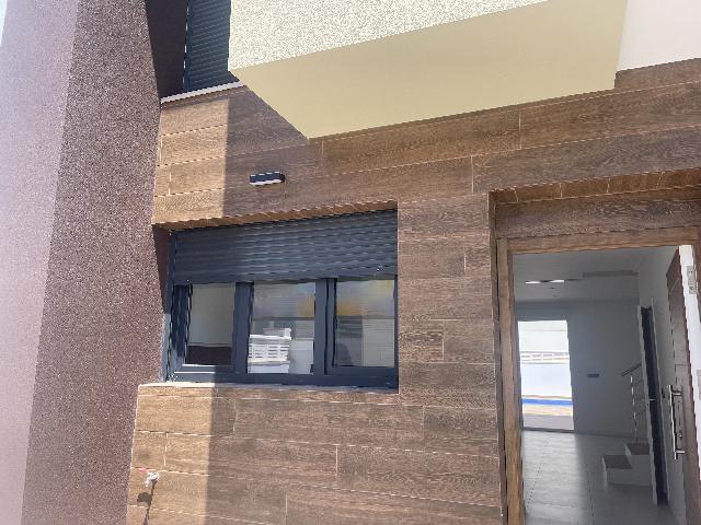 Imagen 23 Inmueble 302456 - Casa Pareada en venta en Verger (El) / Cerca del centro comercial La Segaría.