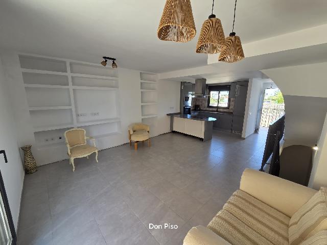 Imagen 3 Inmueble 302468 - Casa Adosada en venta en Dénia / Al lado del Café Strudel.