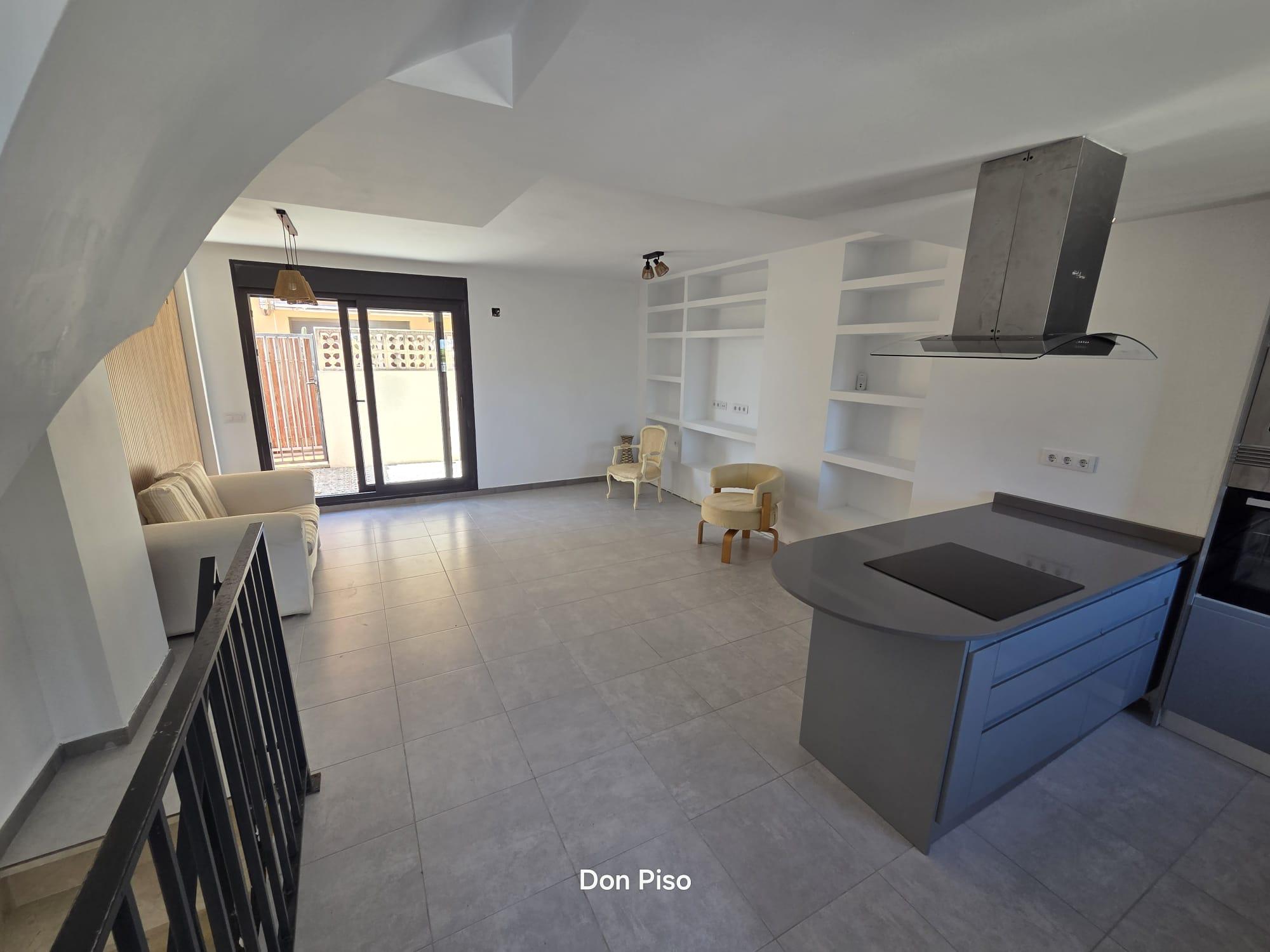 Imagen 2 Casa Adosada en venta en Dénia / Al lado del Café Strudel.