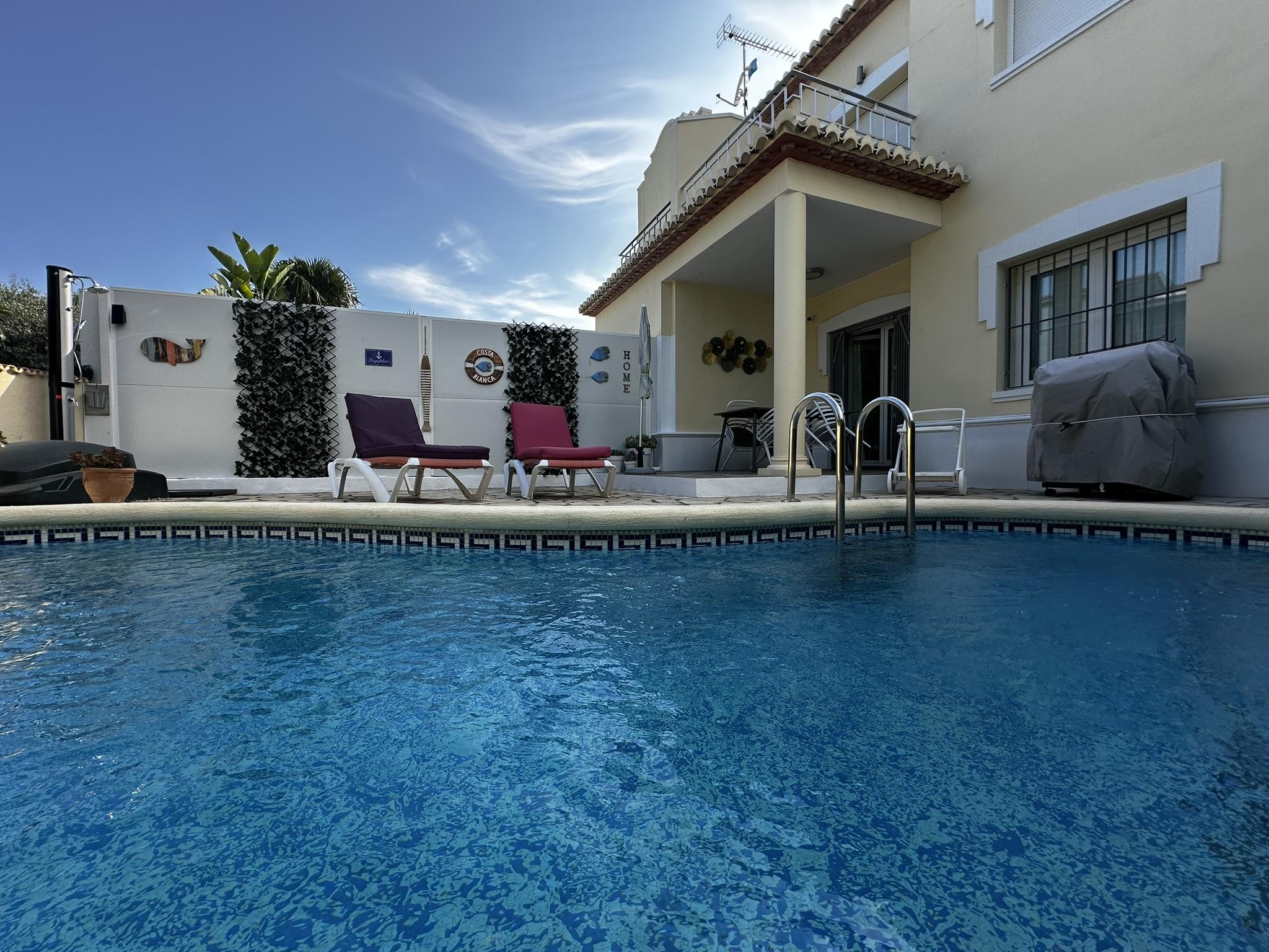 Imagen 1 Casa Pareada en venta en Verger El / Cerca del colegio.